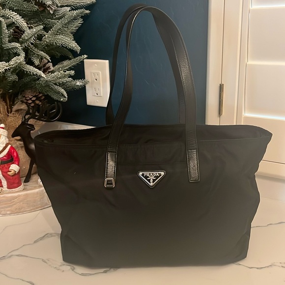 Prada black nylon tote bag - Picture 1 of 15